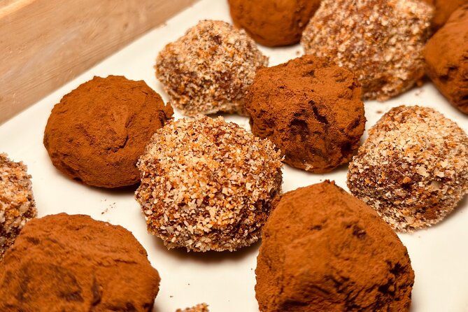 1.5h Hands on Chocolate Workshop: Truffles & Tasting - The hot chocolate break