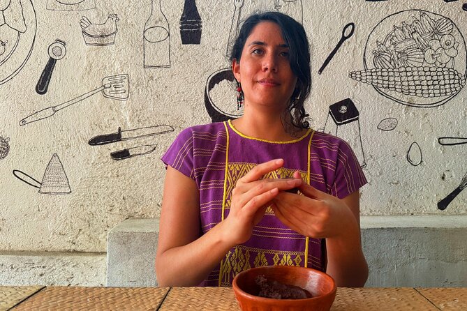 1 Hour Oaxacan Chocolate Making Class with Mole-making and Drinks - What the $40 price gives you