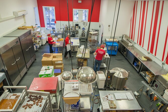 20 Minutes Chocolate & Candy Factory Tour in Jacksonville - Entering Sweet Pete’s candy mansion on Hogan Street