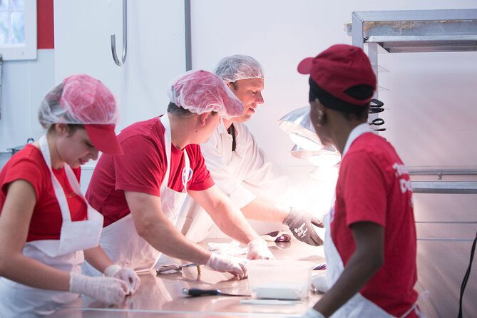 20 Minutes Chocolate & Candy Factory Tour in Jacksonville - Moving through the rooms and production facility