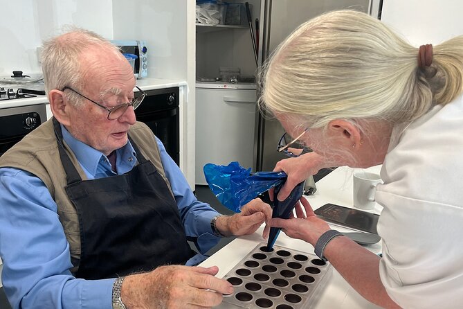 3 Hour Chocolate Making Experience in The Mayford business centre - The teaching style and group atmosphere