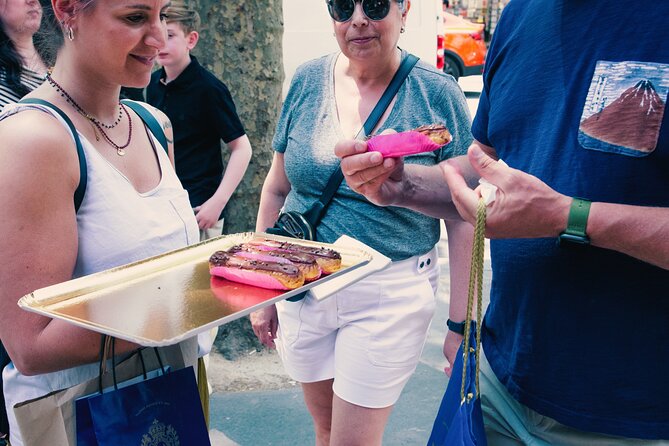 A Morning in Paris Food Tour: Croissants, Baguettes & Chocolate - Ending with PLAQ chocolate and hot chocolate