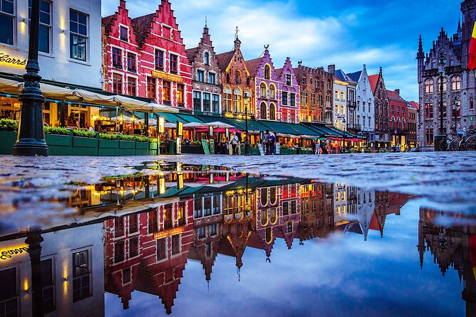 Across Bruges History Equals Fun with chocolate and waffle sample - Key points at a glance