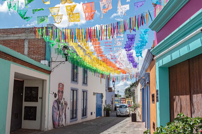 Art walk & Cacao delight - Walking through Jalatlaco’s painted streets