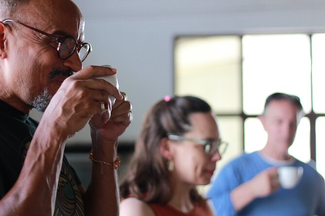 Art Workshops and Chocolate Shops Tour - Taller Artístico Comunitario