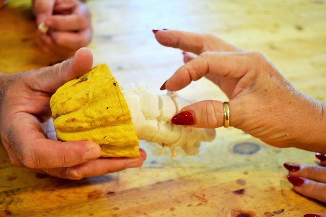 Award Winning Farm Tour: Coffee, Chocolate and Unique Gifts - Greg Colden sets the tone