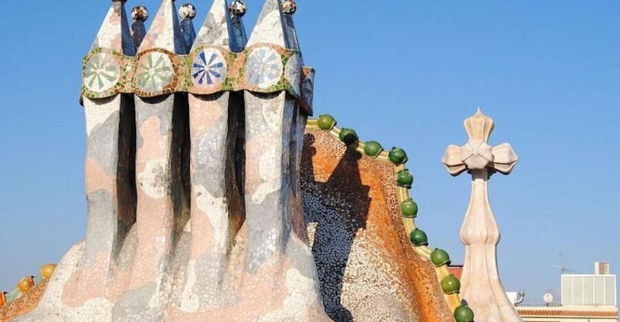 Barcelona: Casa Batlló, La Pedrera, & Chocolate Tasting Tour - La Pedrera: the rooftop finish