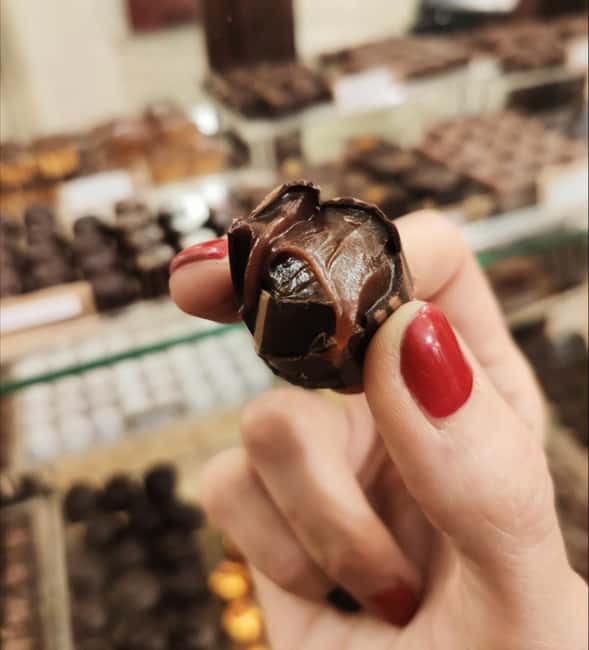 Barcelona: Delicious Chocolate walking tour - Starting beside a Modernist chocolate shop