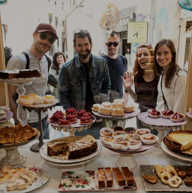 Barcelona: Delicious Chocolate walking tour - The oldest chocolate house and its historic grinder