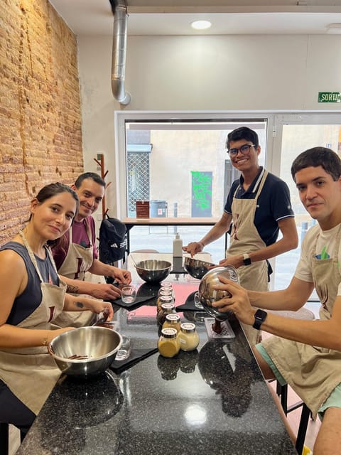 Bean to Bar Chocolate Workshop in Barcelona - Tasting chocolate by origin and texture