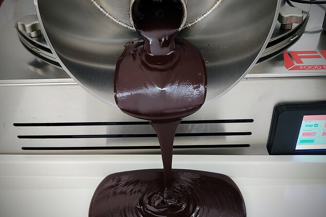Become a chocolatier for a day, in Modica raw chocolate - Who will enjoy this experience most?