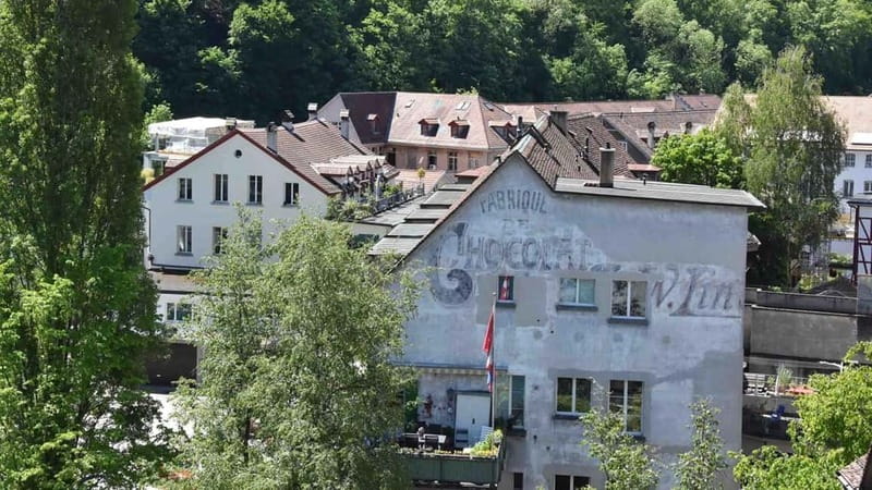 Bern: Chocolate Tasting Tour - Münsterplatz and Bern’s grand center