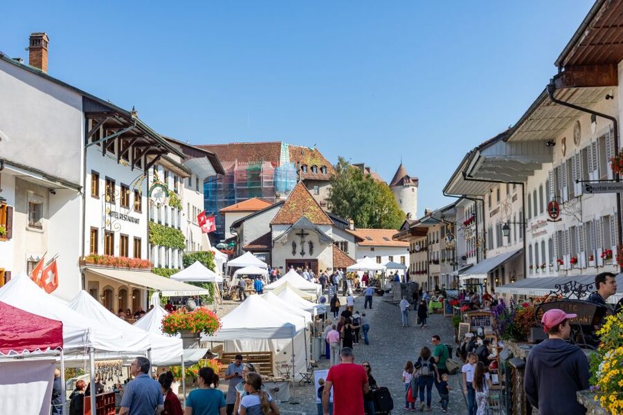 Bern: Gruyères Cheese and Cailler Chocolate Tasting Tour - A sweet finale at Maison Cailler