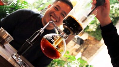Bogotá: Candelaria Tour with Cacao and Coffee Workshop