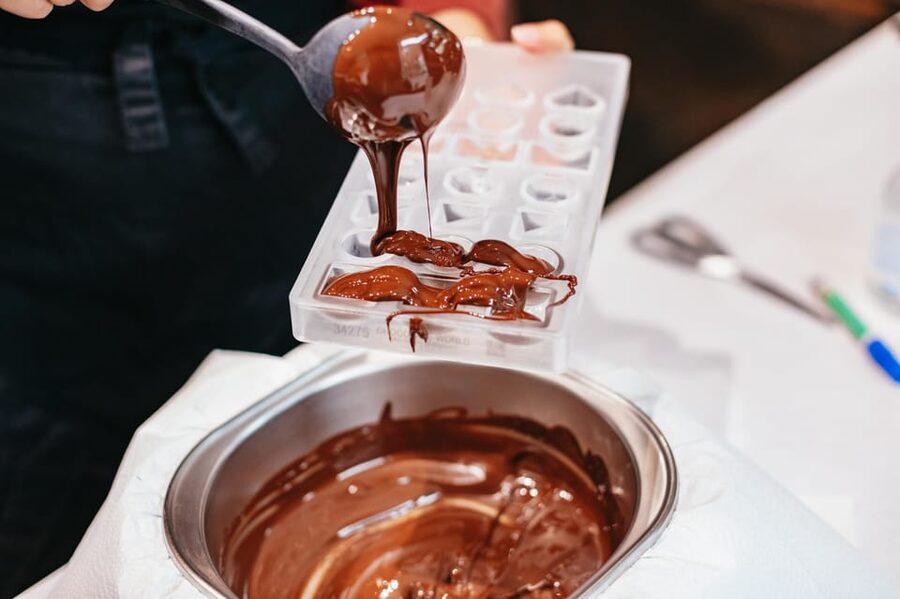 Bruges: Belgian Praline and Mendiants Chocolate Workshop - Working in stations with two or three people