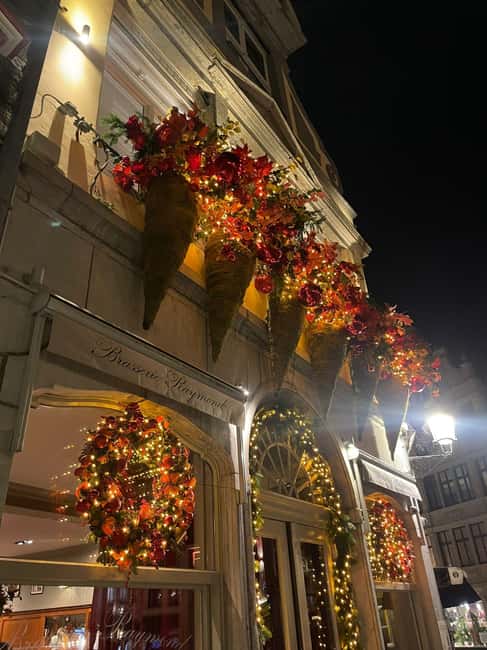 Bruges, Bike Tour with Chocolate Tasting & Hot Wine/Chocolat - A secret garden, hot drink, and fire