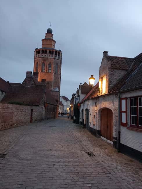 Bruges, Bike Tour with Chocolate Tasting & Hot Wine/Chocolat - What $57 buys you