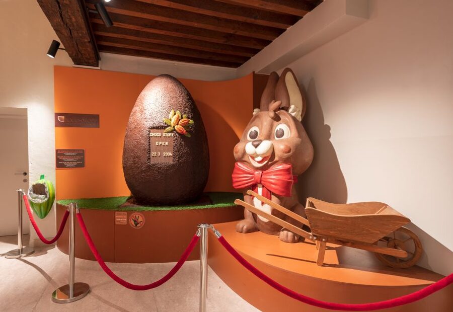 Bruges: Choco-Story Chocolate Museum Guided Tour w/Tastings - The audio guide and interactive displays