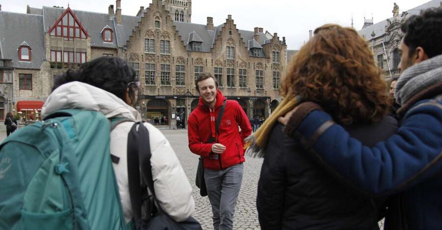 Bruges: History, Chocolate and Beer Walking Tour - How the guides shape the experience
