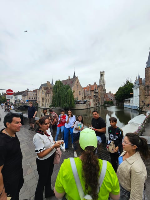 Bruges: Walking Tour with Hot Chocolate & Chocolate Tasting - Sint-Janshospitaal and the final tasting