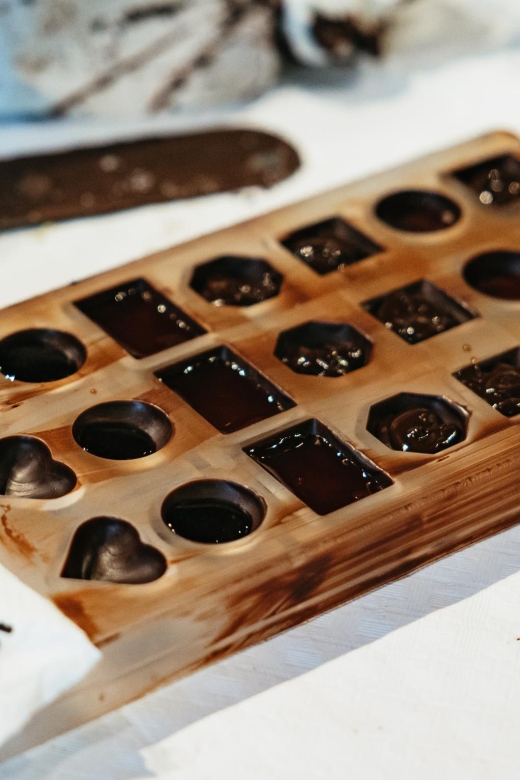 Brussels: 2.5-Hour Belgian Chocolate Making Workshop - Making pralines with your own fillings