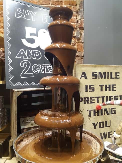 Brussels: 2.5-hour private tour to discover Belgian chocolate - Starting at Brussels Central Station