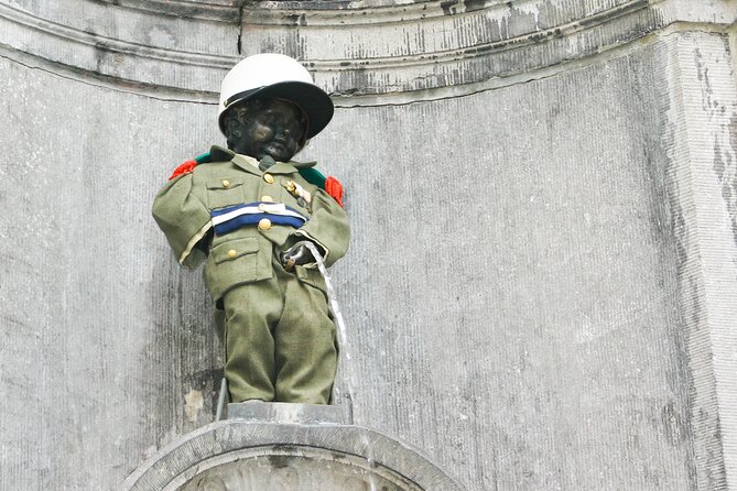 Brussels Beer and Chocolate Walking Tour - Walking Past Brussels’ Major Sights