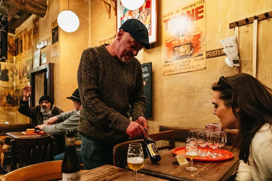 Brussels: Beer Tour with 6 Beers and 3 Chocolate Tastings - Six Beers, Three Chocolate Tastings, and Local Cheese