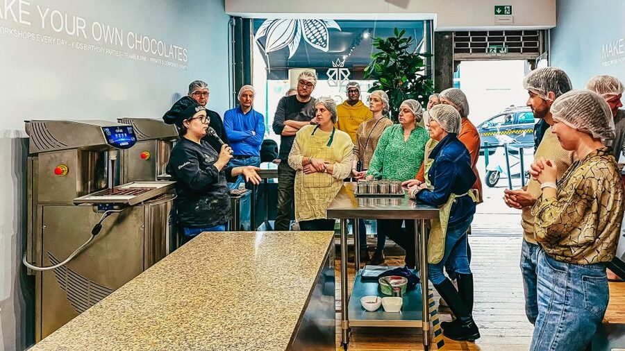 Brussels: Belgian Chocolate Making Workshop with Tastings - See what bean-to-bar really means
