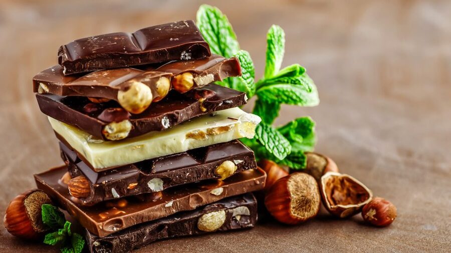 Brussels: Belgian Chocolate Making Workshop with Tastings - Making your own bar, mendiants, and truffles