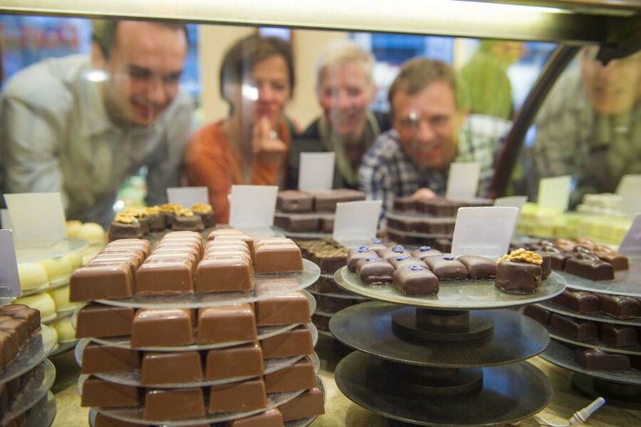 Brussels: Belgian Chocolate Tasting Tour - Starting beside City Hall on the Grand-Place