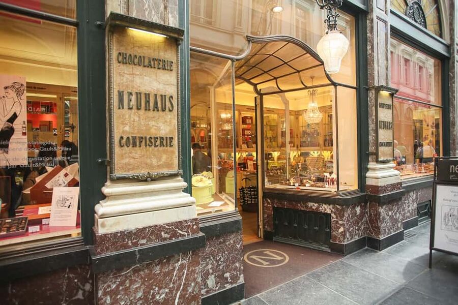 Brussels: Chocolate Appreciation and Tasting Walking Tour - Starting inside the Royal Galleries of Saint Hubert