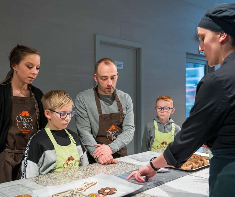 Brussels: Chocolate Museum Visit with Workshop - Tastings and the praline demonstration