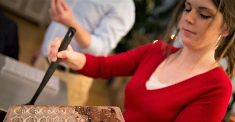 Brussels: Chocolate Workshop and Guided Walking Tour - Ten chocolate tastings across Brussels
