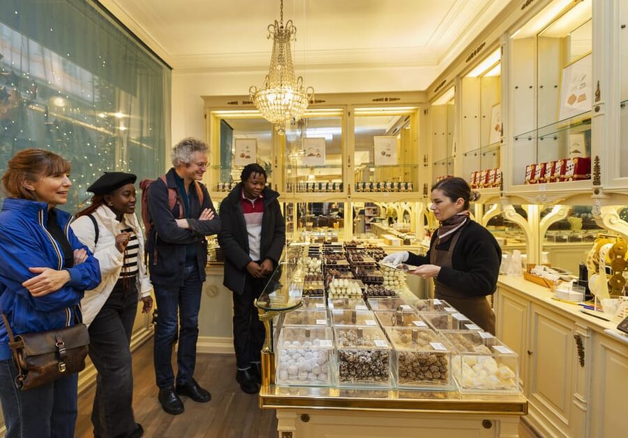 Brussels Food Tour: Main Dish, Beer, Waffle & Chocolate - Key points at a glance
