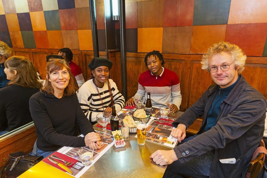 Brussels Food Tour: Main Dish, Beer, Waffle & Chocolate - Belgian chocolate in Galerie de la Reine