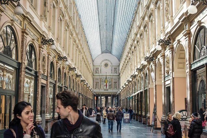 Brussels: Historical Walking Tour with Chocolate & Waffle Tasting - Place de la Vieille aux Bles and Belgian character
