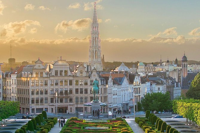 Brussels: Historical Walking Tour with Chocolate & Waffle Tasting - Place Royale and the change in scenery