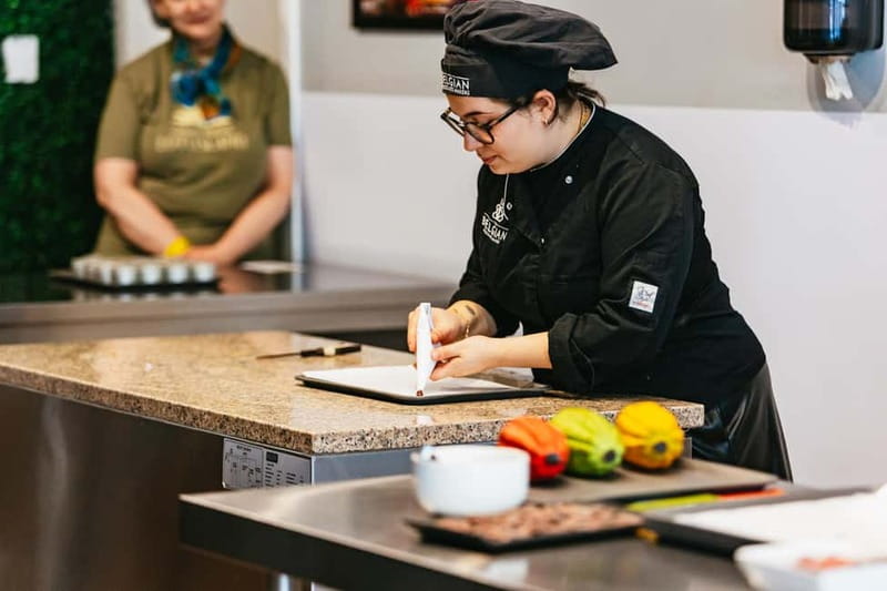 Brussels: Make Your Own Chocolates Workshop with Tastings - Learning the bean to bar process