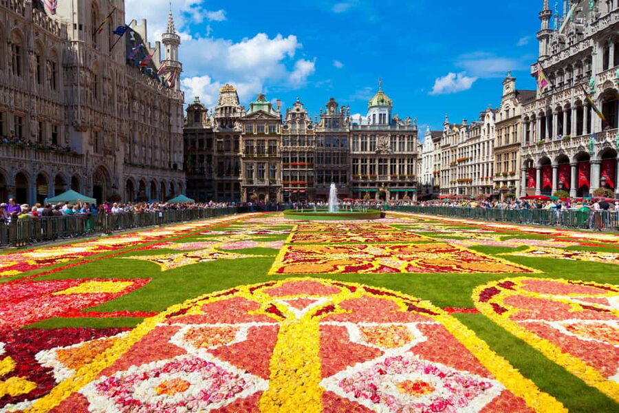 Brussels: Walking Food Tour with Chocolate, Beer, & Waffles - Starting at Grand Place at 11am