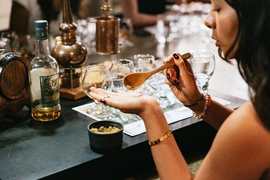 Cartagena: Boutique Rum and Chocolate Tasting at Lunático - Colombian chocolate changes the rum