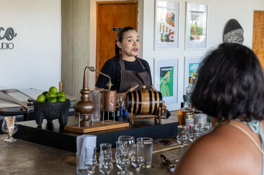 Cartagena: Express Rum and Chocolate Tasting Experience - Key points at a glance