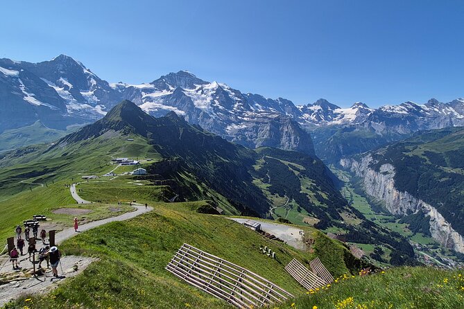 Cheese and chocolate on mountain summit - Who will enjoy this Männlichen experience?