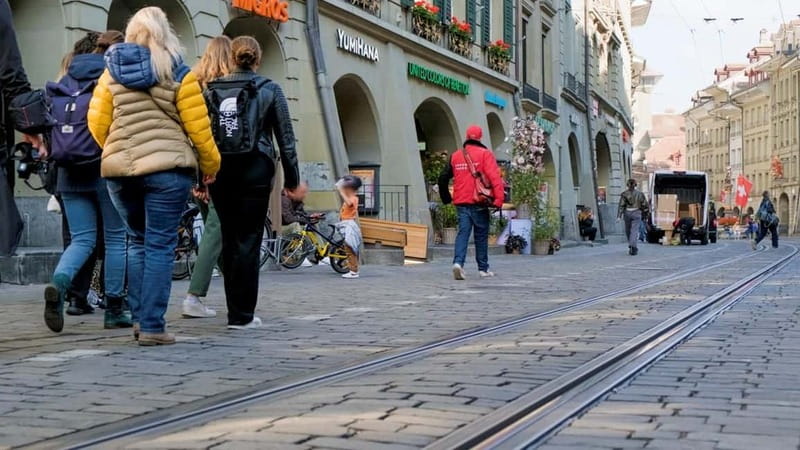 Chocolate and liquor fun in Bern with tasting - Starting at Käfigturm on Bärenplatz
