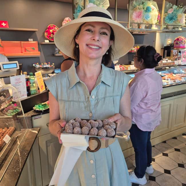 Chocolate, Art, and History walking tour of Zurich - The chocolate stops: five well-known names