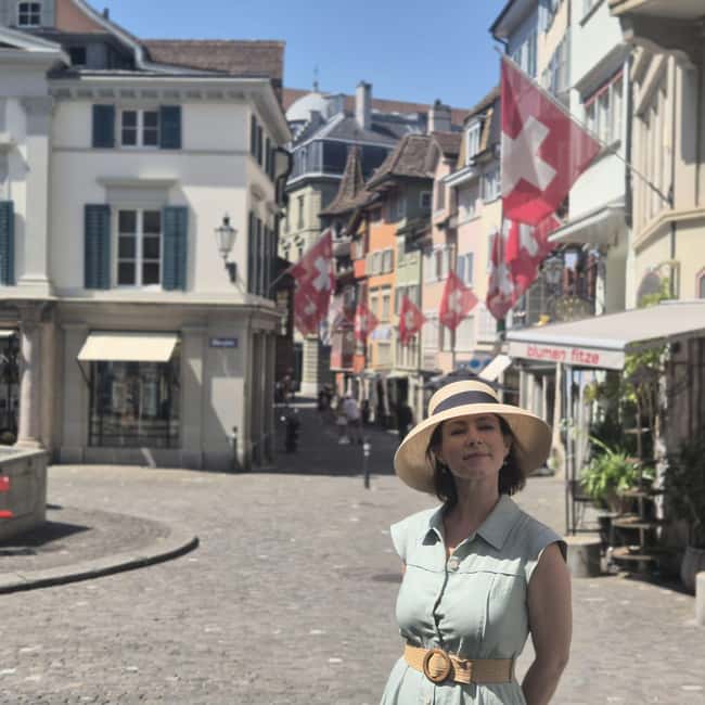Chocolate, Art, and History walking tour of Zurich - What the ending at Münsterhof means for your day