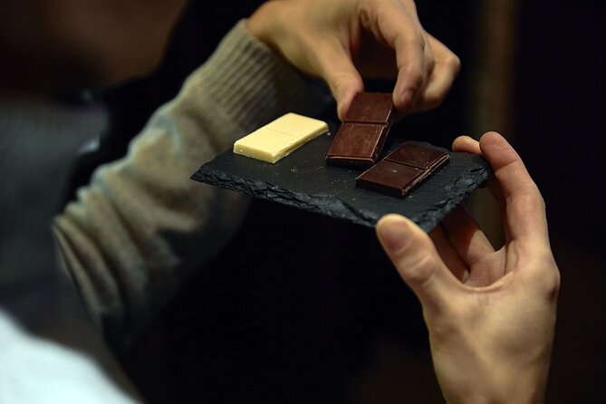 Chocolate Experience at La Fabbrica del Cioccolato in Milan - Guides who make the small format work