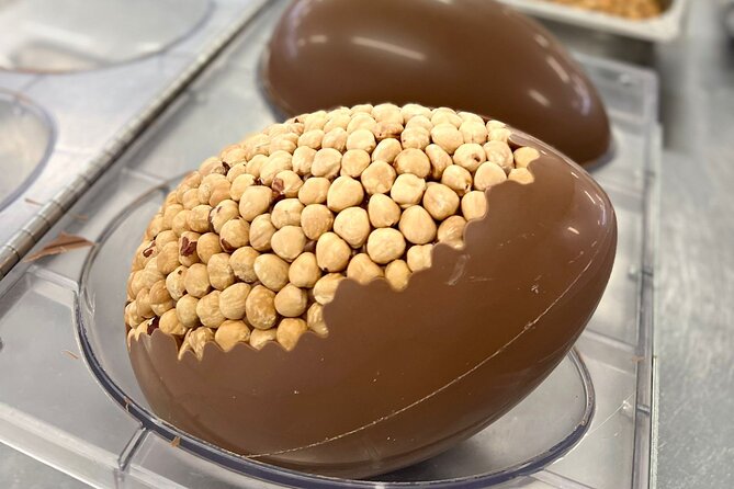 Chocolate Made in Piedmont: Guided Tour with Tastings - What the master chocolatier explains