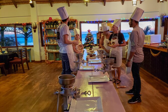 Chocolate Making Class at the Roatan Chocolate Factory in West End - Starting with private pickup in Roatan