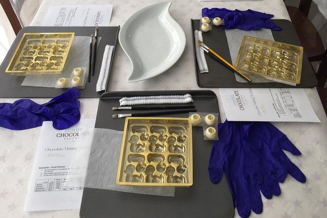Chocolate Making Workshop - Painting chocolate with colour and pattern